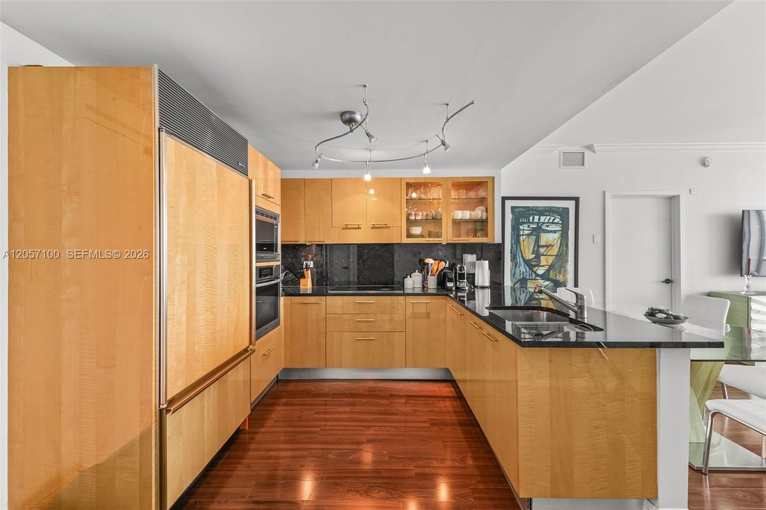 Condo in Miami Beach, Florida, United States 4 - 18503957