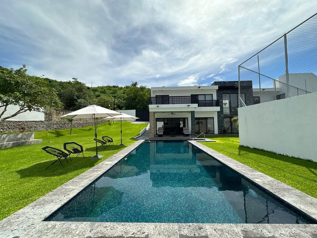 House in Tequesquitengo, Morelos, Mexico 1 - 18504576