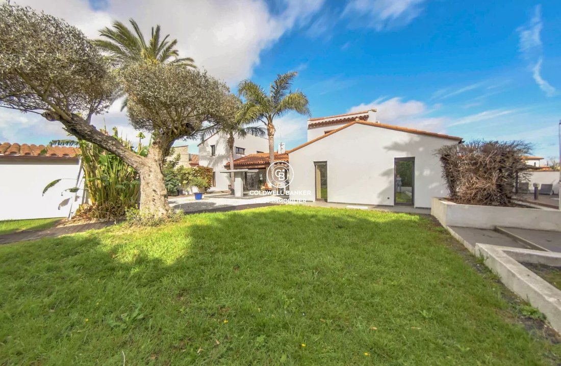 Villa in Saint-Cyprien, Occitania, France 1 - 18328367