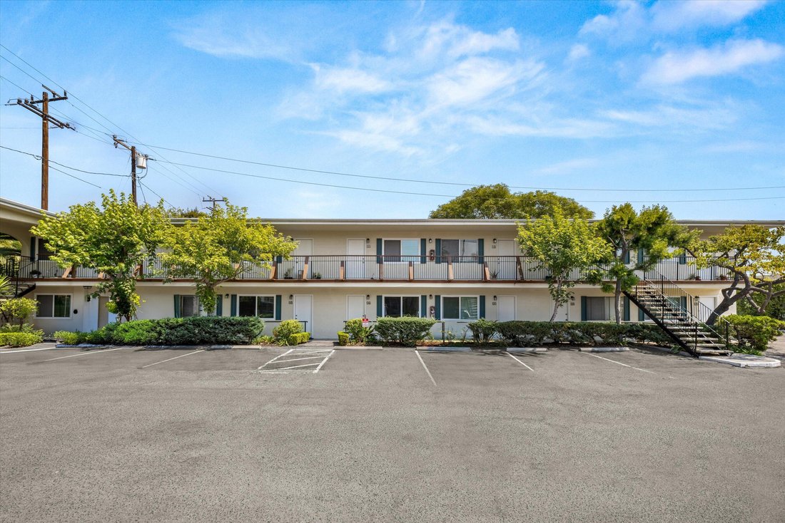 Santa Barbara, California, United States 4 - 18501642