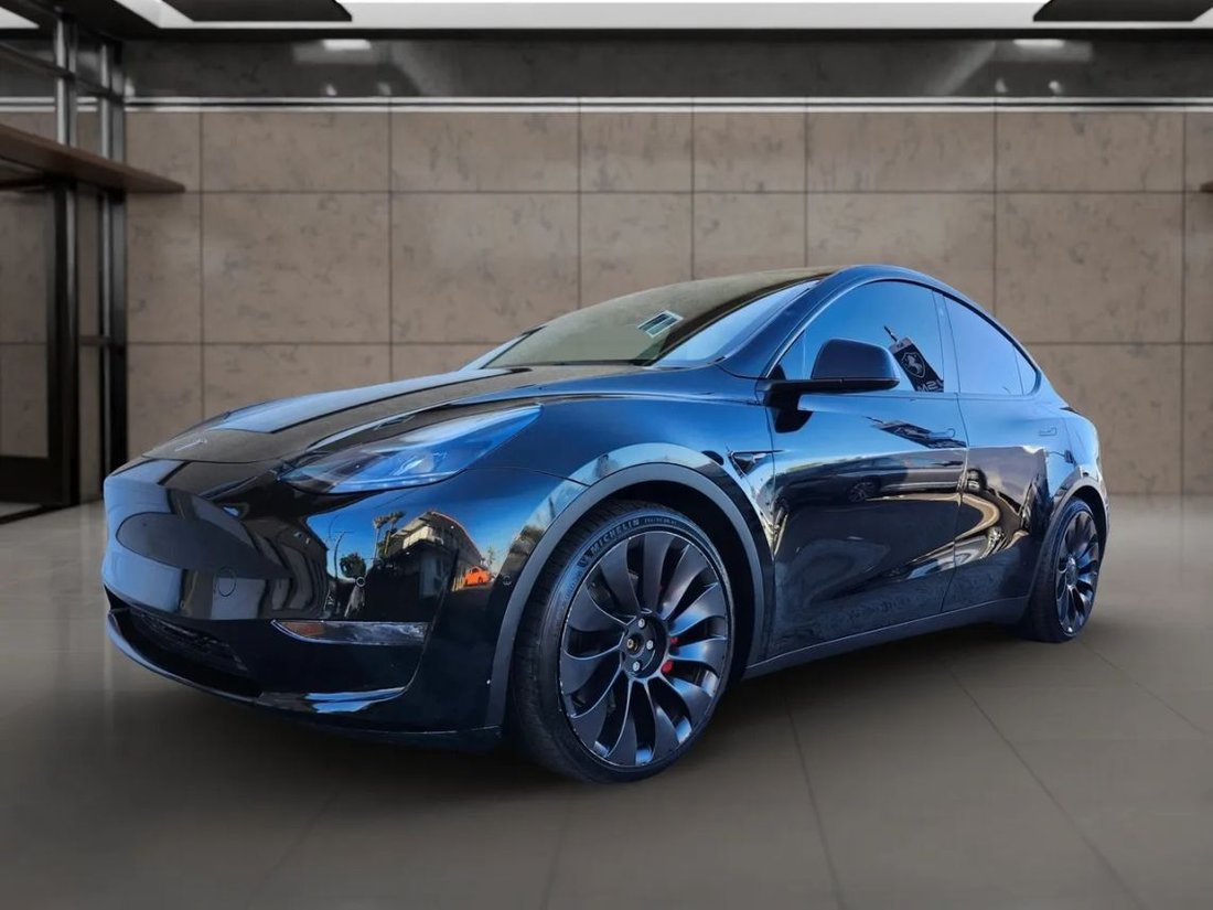 Suv in Fullerton, CA, United States 1 - 18504535