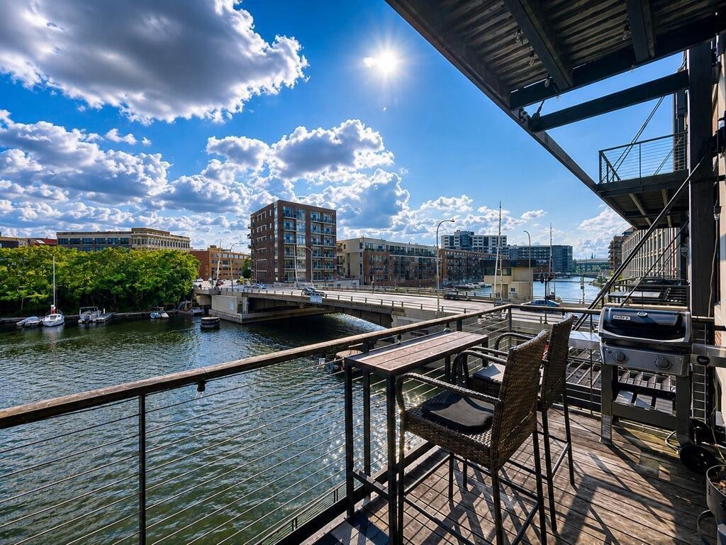 Condo in Milwaukee, Wisconsin, United States 4 - 18502322