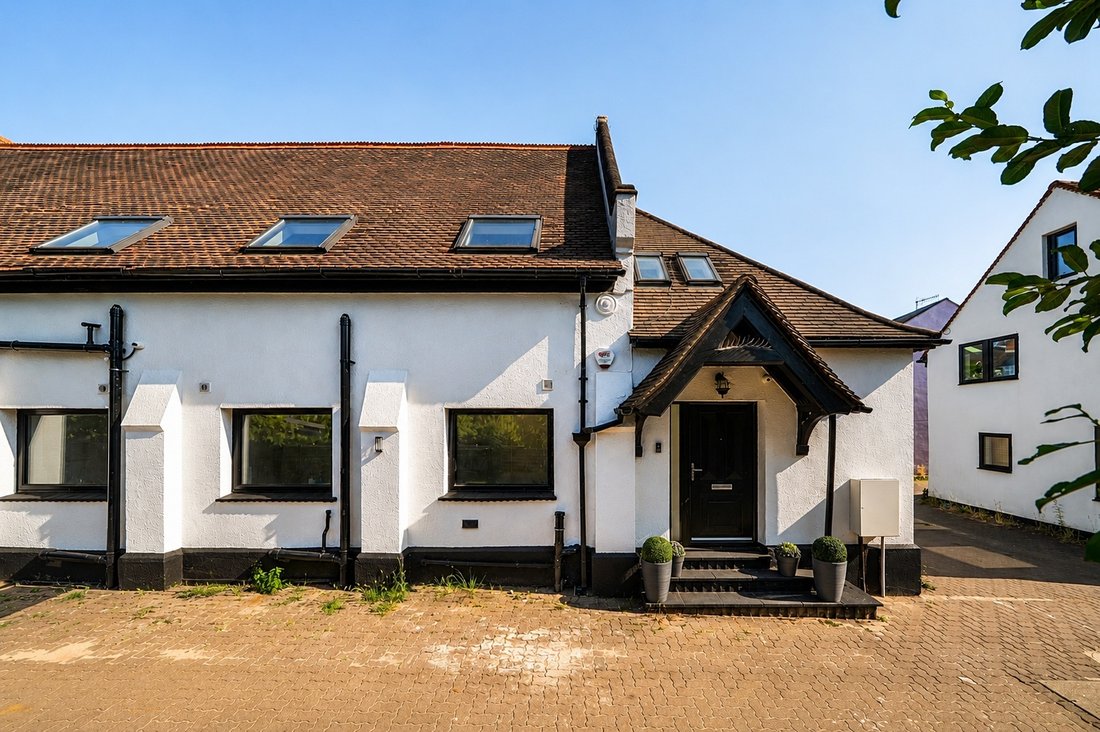 House in Bushey, Hertsmere, England 1 - 18501854