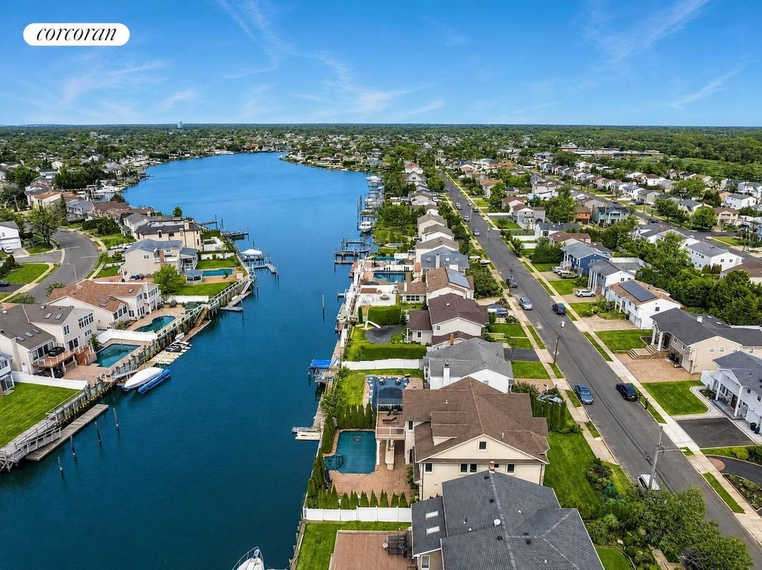 House in Wantagh, New York, United States 4 - 17451213