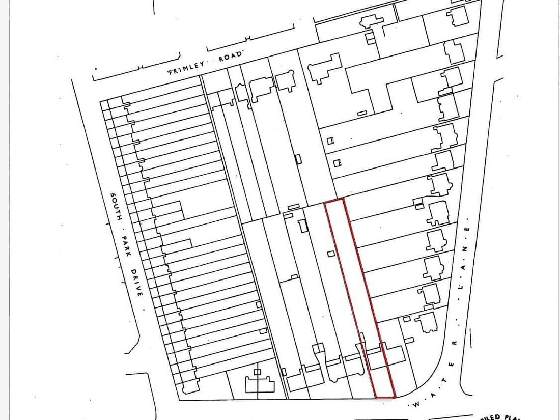 House in The Bungalow Estate, Ilford, England 2 - 18499059