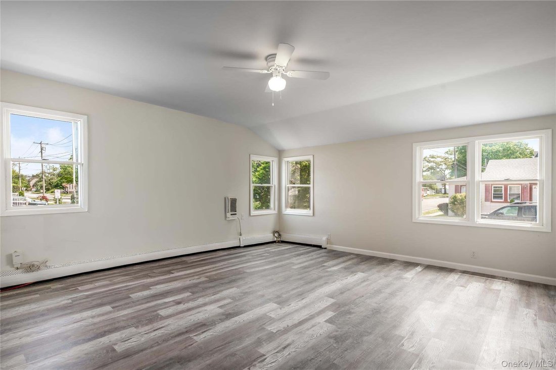 House in East Rockaway, New York, United States 4 - 18500935