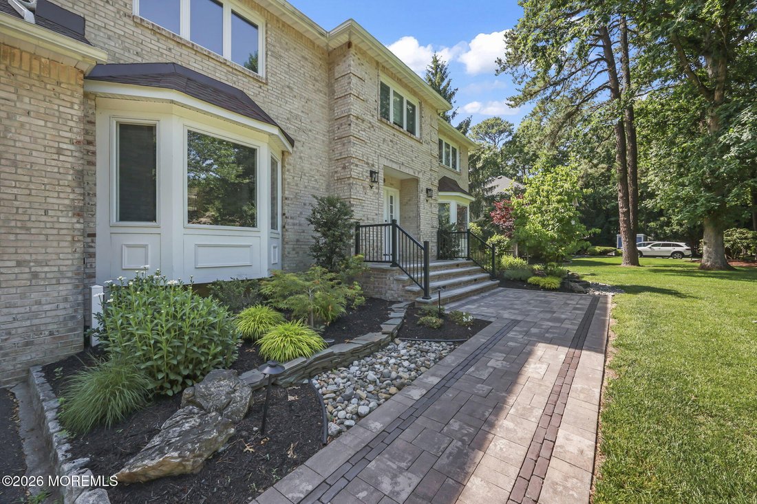 House in Manalapan Township, New Jersey, United States 5 - 18500539