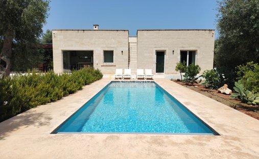 Villa a Centro, Carovigno, Puglia 1