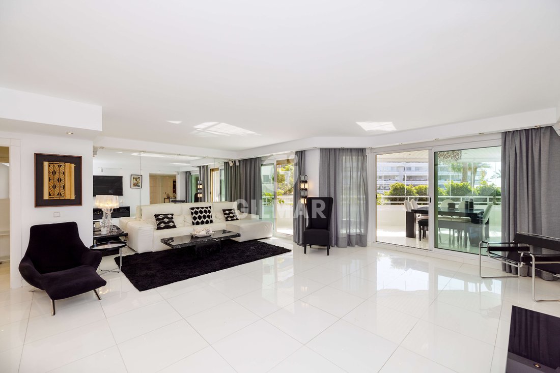 Apartment in Marbella, Andalusia, Spain 2 - 18500494