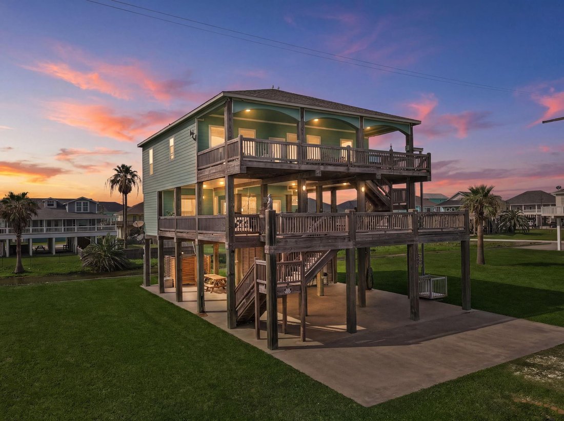 House in Bolivar Peninsula, Texas, United States 1 - 18503640