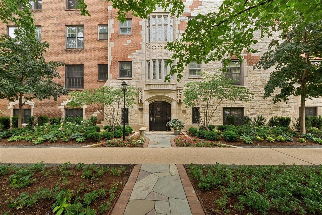 Co Op in Evanston, Illinois, United States 2 - 18502836