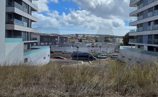 Land in Mina de Agua, Lisbon, Portugal 1