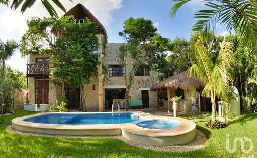House in Guadalupano, Quintana Roo, Mexico 1