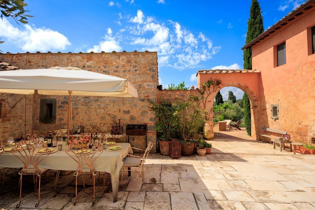 Villa in Siena, Tuscany, Italy 2 - 18505383