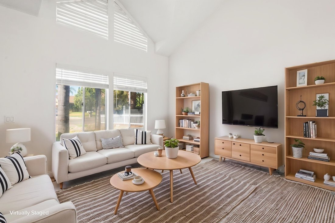 House in Fontana, California, United States 5 - 18500241