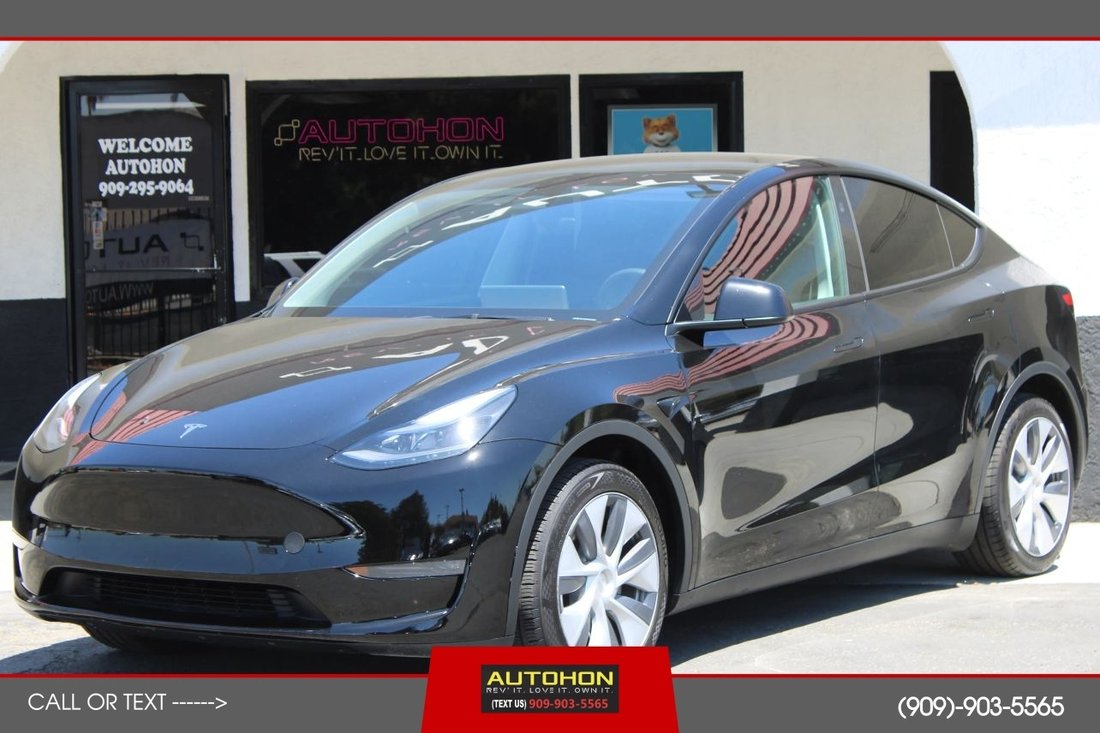 Suv in Fontana, CA, United States 1 - 18504495