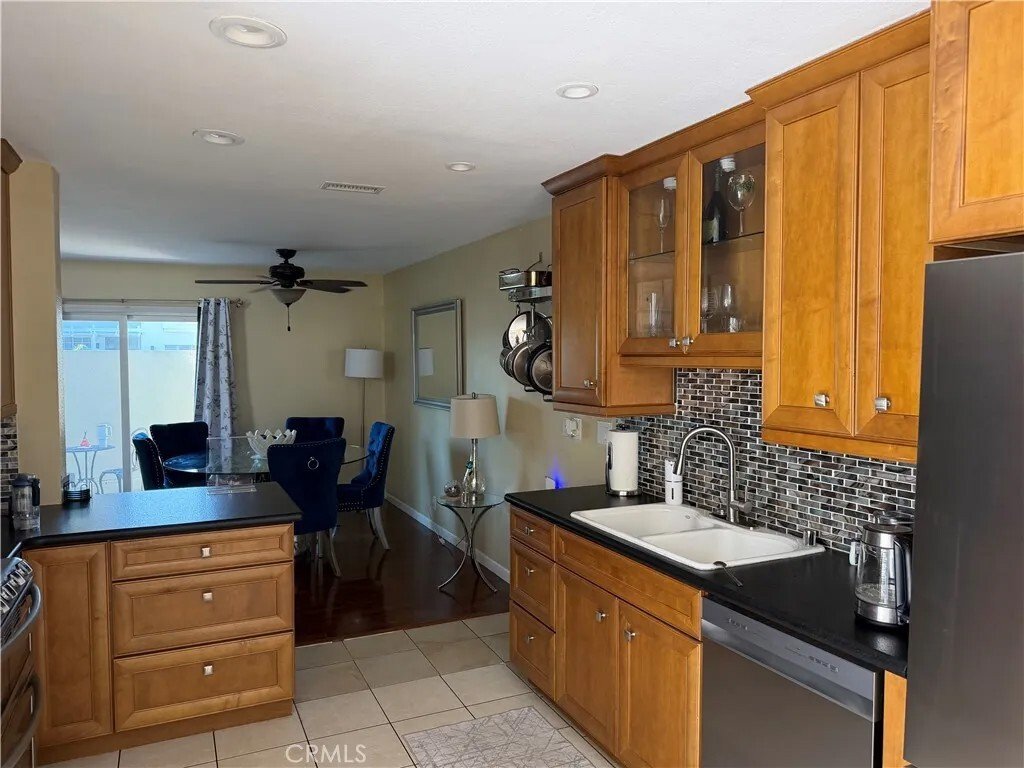 Condo in Irvine, California, United States 3 - 18503000