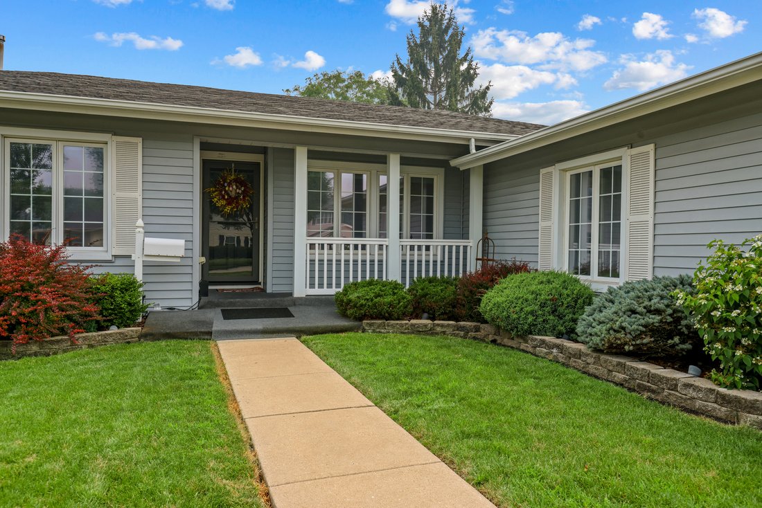 House in Elk Grove Village, Illinois, United States 3 - 18502845