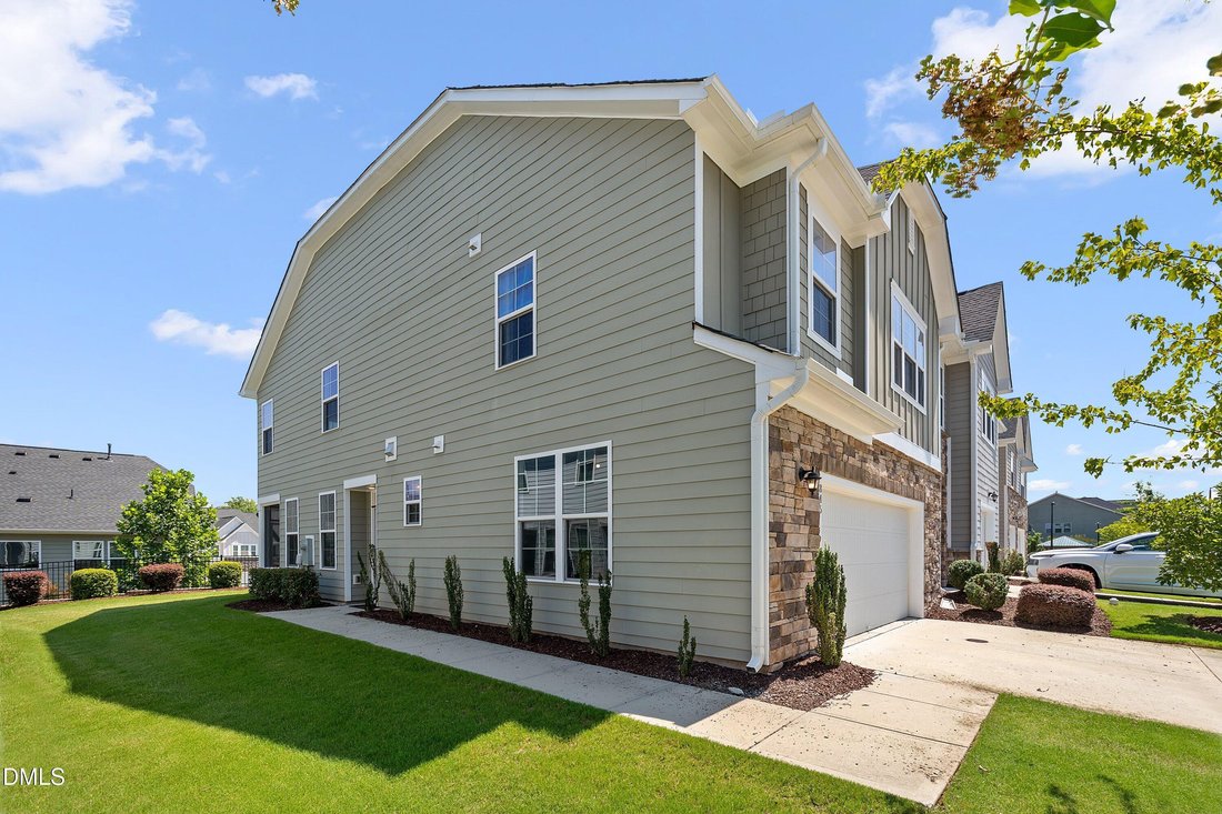 Townhouse in Cary, North Carolina, United States 2 - 18500125