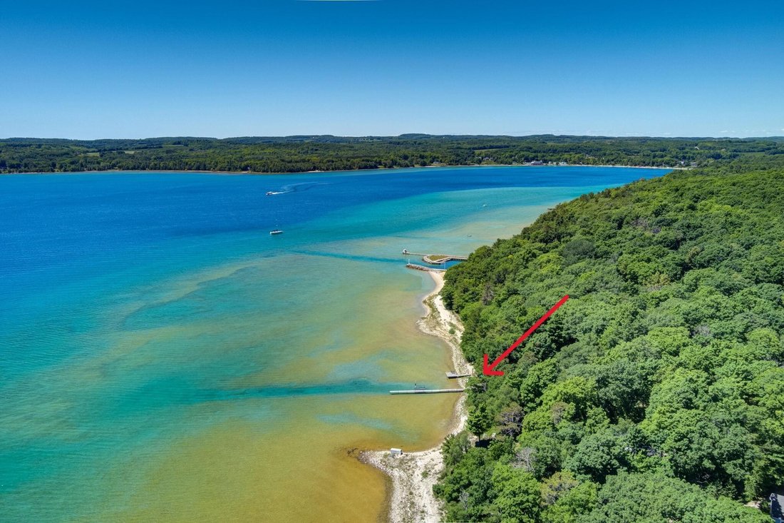 House in Suttons Bay, Michigan, United States 2 - 18307519