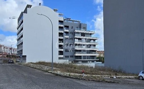 Land in Venteira, Lisbon, Portugal 1
