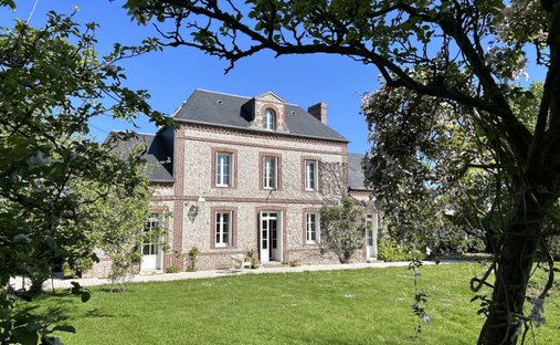 House in Saint-Martin-aux-Buneaux, Normandy, France 1