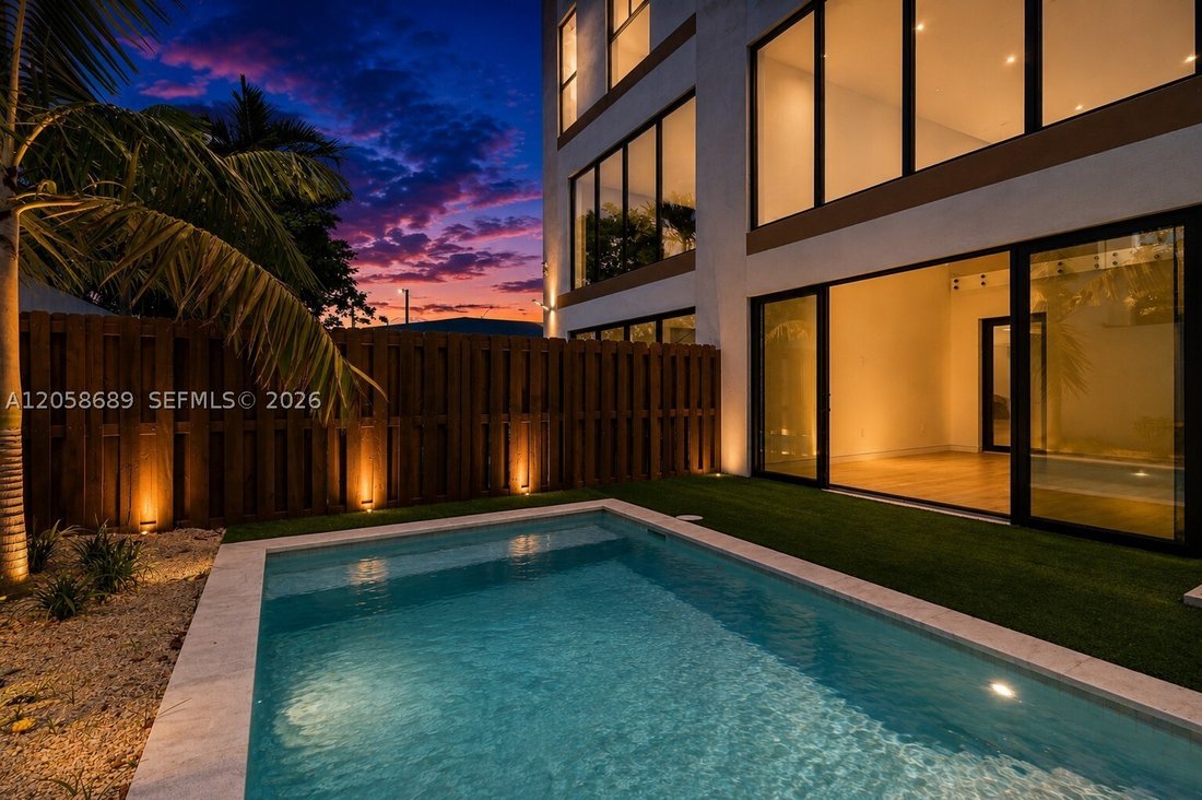 Condo in Miami, Florida, United States 1 - 18503136