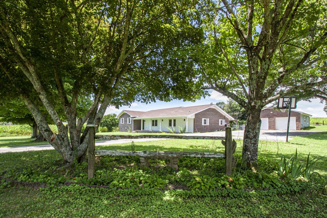 House in Tullahoma, Tennessee, United States 3 - 18502622