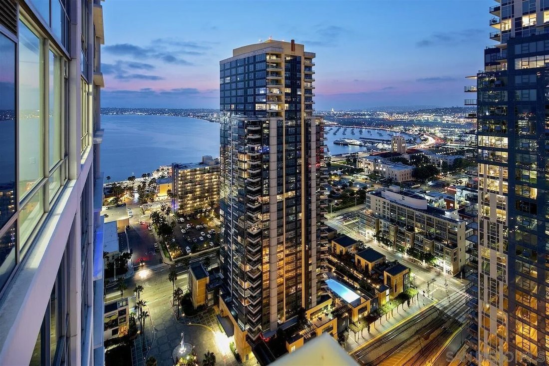 Condo in San Diego, California, United States 4 - 18502988