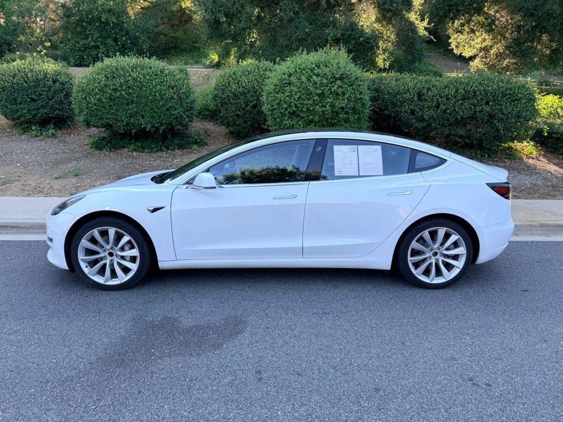 Sedan in Newbury Park, CA, United States 2 - 18275906