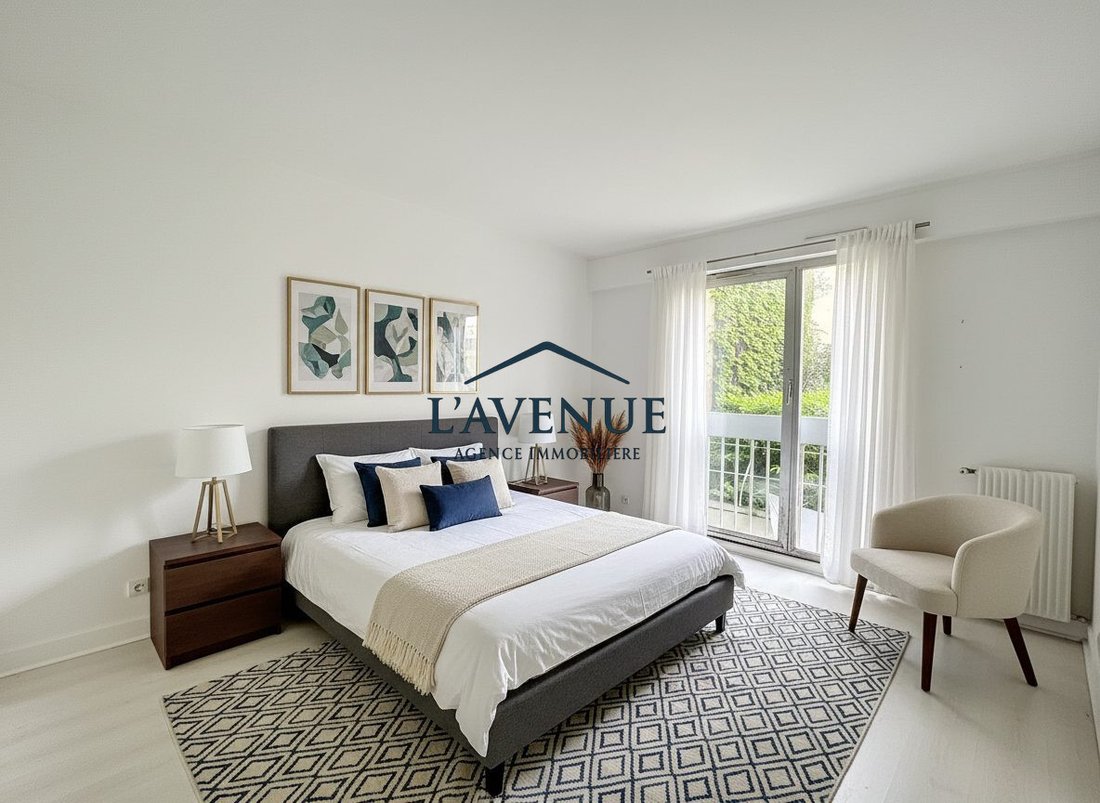 Apartment in Violet Commerce, Paris 15e Arrondissement, Paris 4 - 18505055