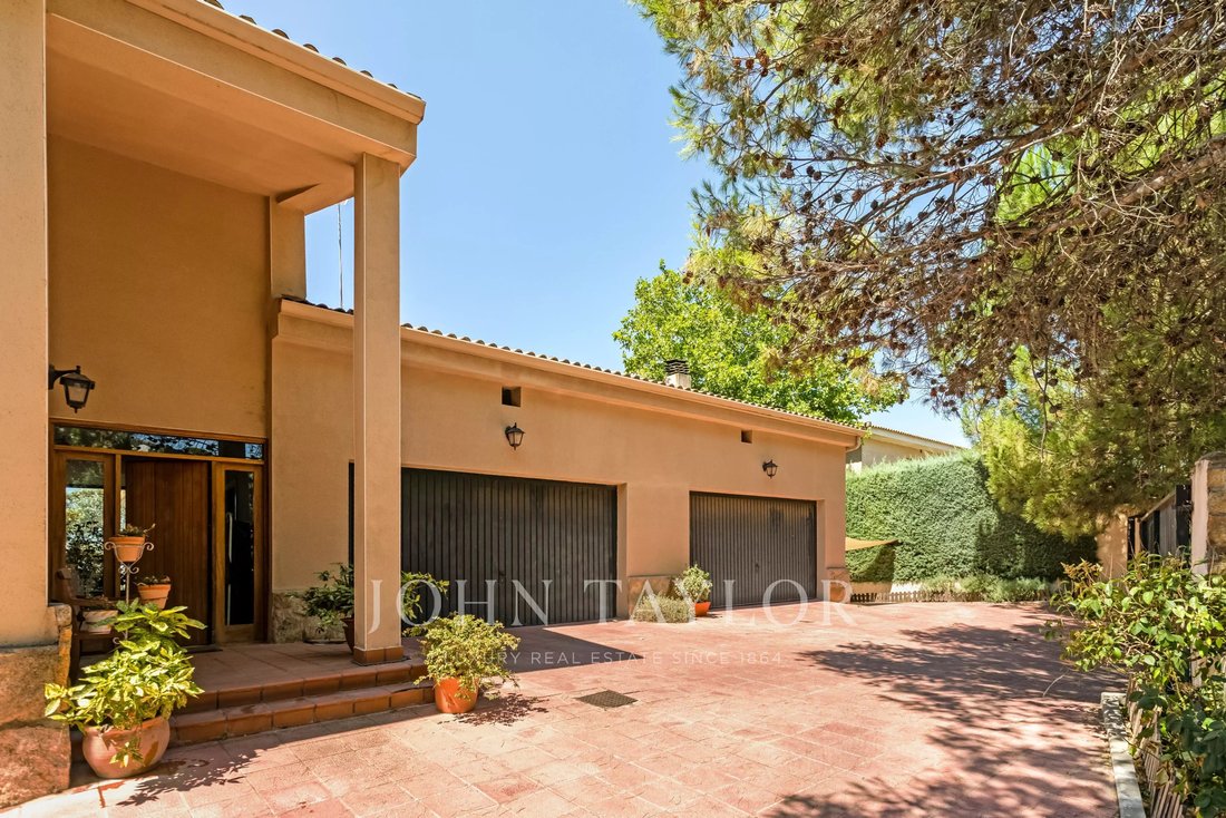 Chalet in Villaviciosa de Odon, Comunidad de Madrid, Spain 1 - 18501143
