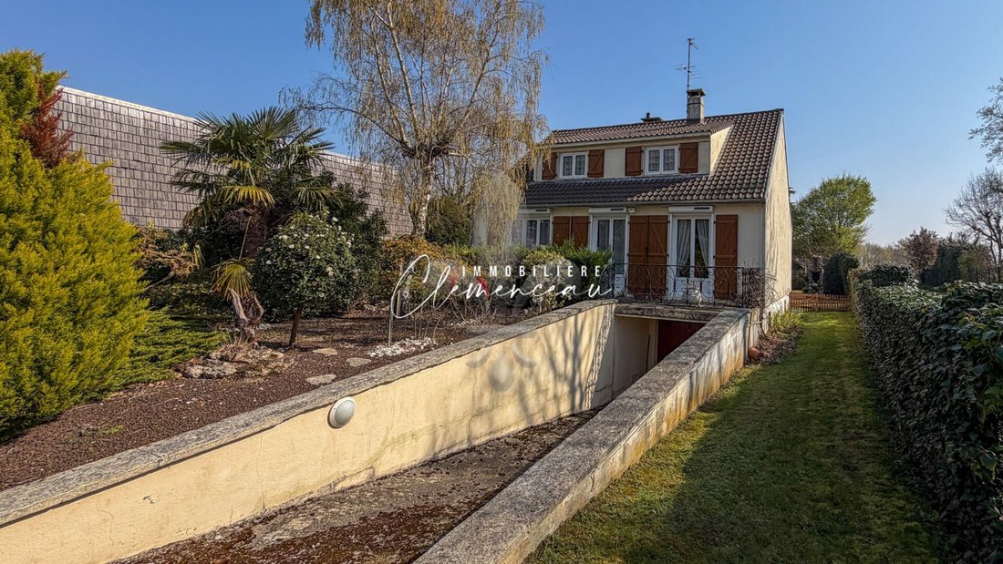 House in Médan, Ile-de-France, France 2 - 18502861