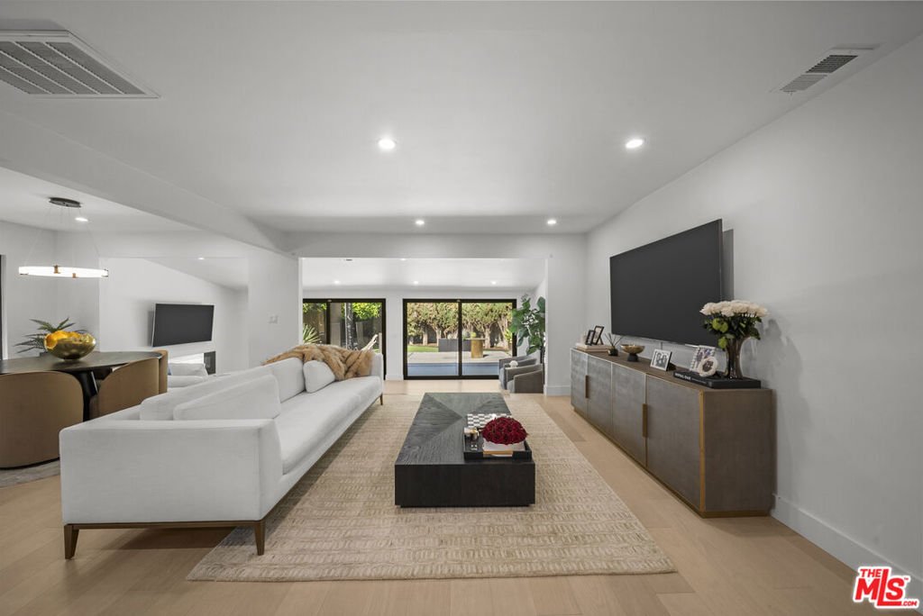 House in Los Angeles, California, United States 3 - 18501899