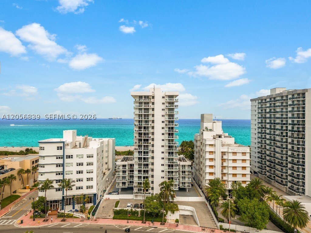 Condo in Miami Beach, Florida, United States 1 - 18503159