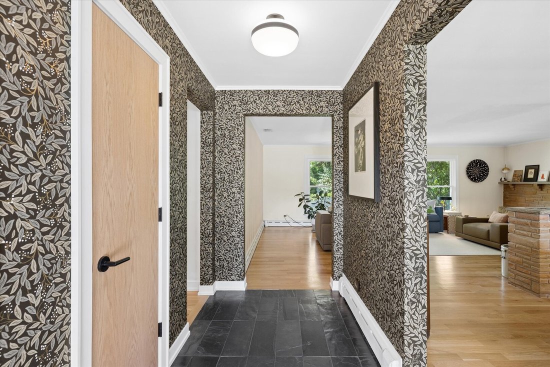 House in Mount Prospect, Illinois, United States 4 - 18502791