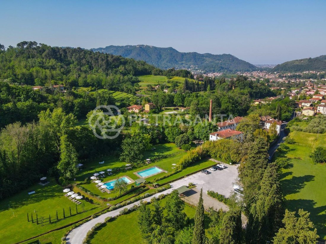 Villa in Camaiore, Tuscany, Italy 4 - 18503421