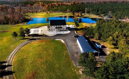 House in Mineral, Virginia, United States 1