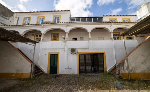 Evora (Sao Mamede, Se, Sao Pedro e Santo Antao), District d'Évora, Portugal 1