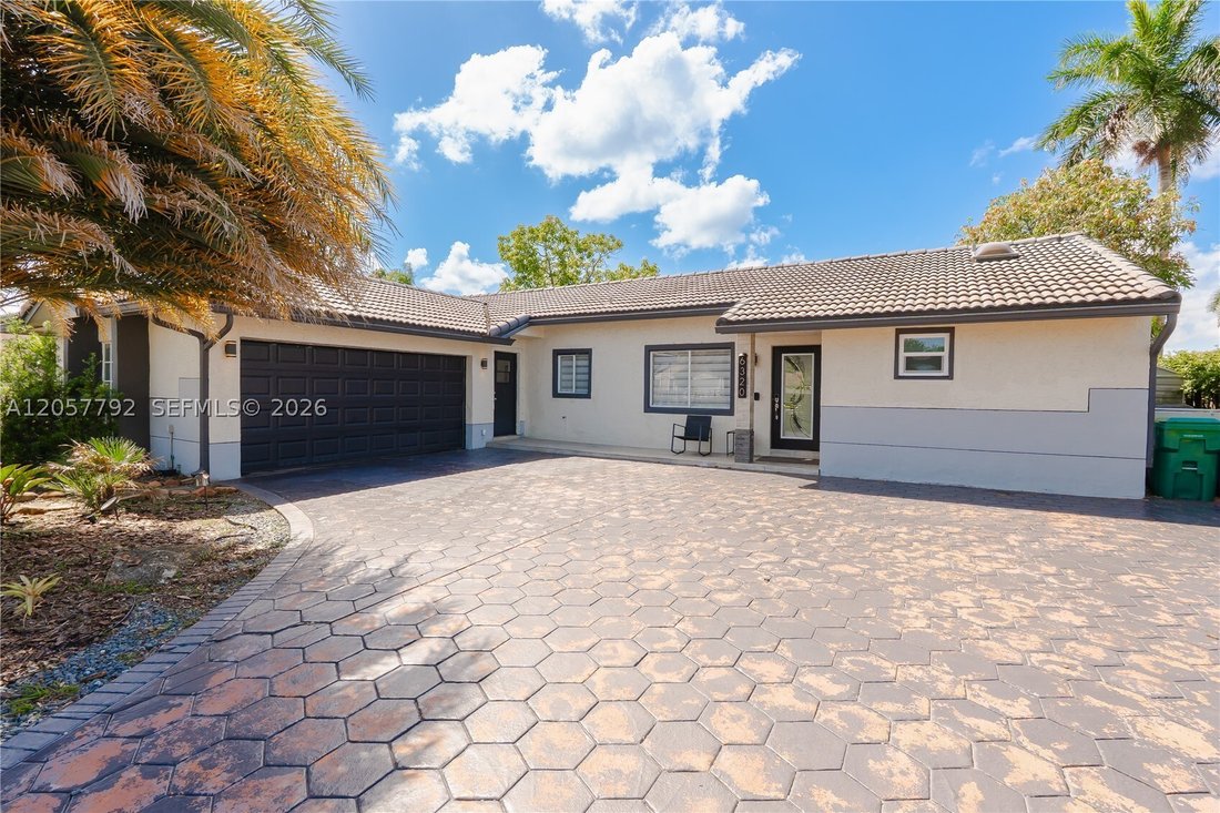 House in Hialeah, Florida, United States 2 - 18499623
