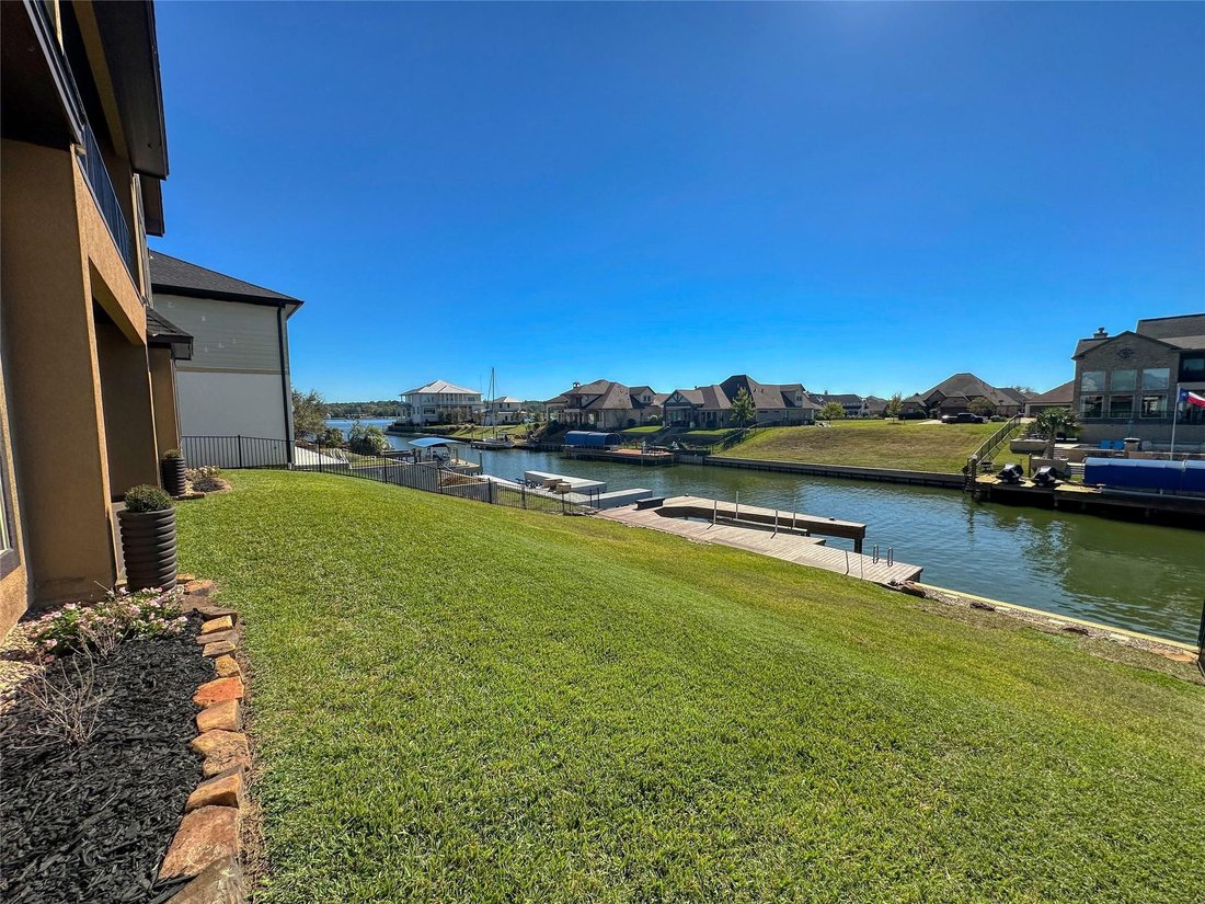 House in Willis, Texas, United States 3 - 18503702