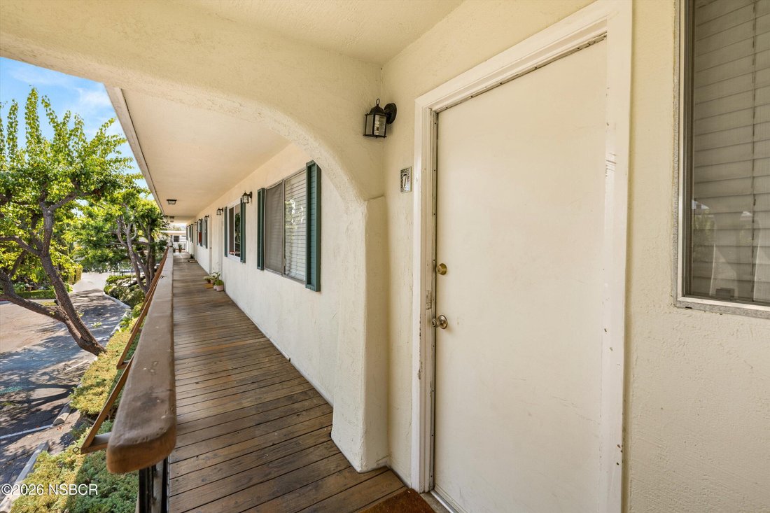 Santa Barbara, California, United States 5 - 18502412