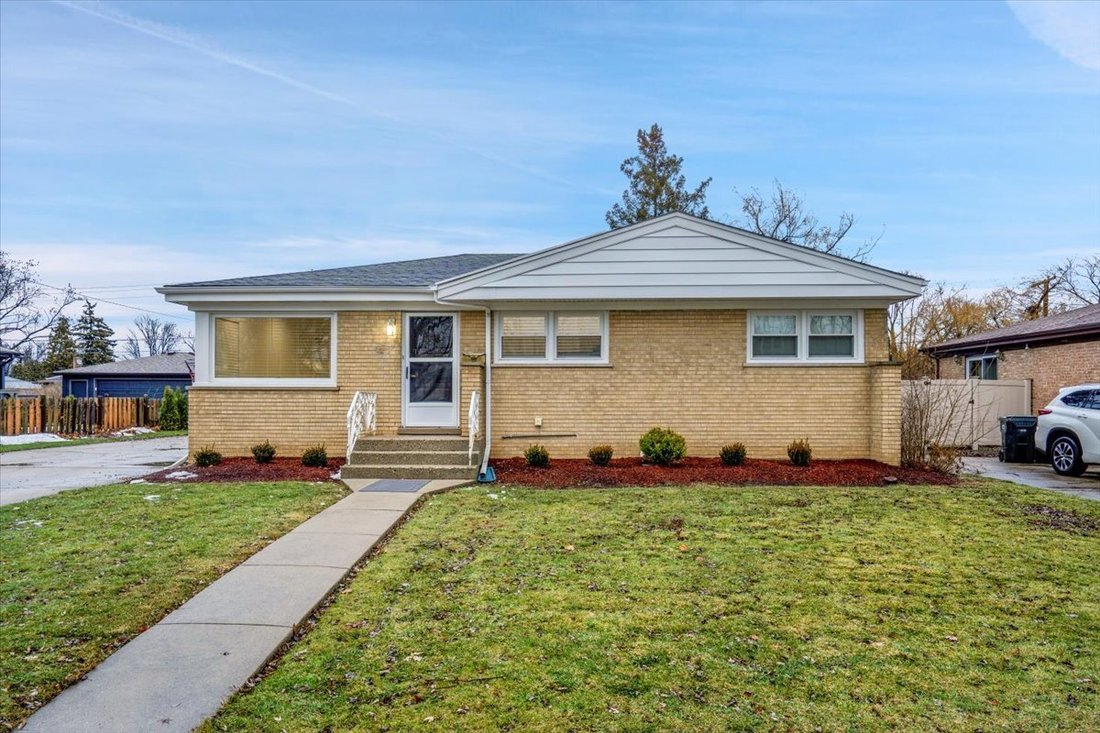 House in Morton Grove, Illinois, United States 1 - 18443198