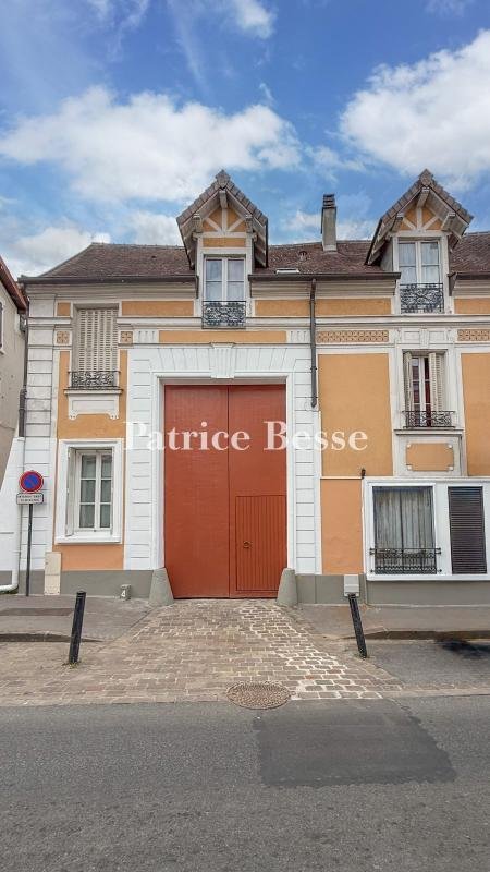 Castle in Est, Ecouen, France 2 - 18503643