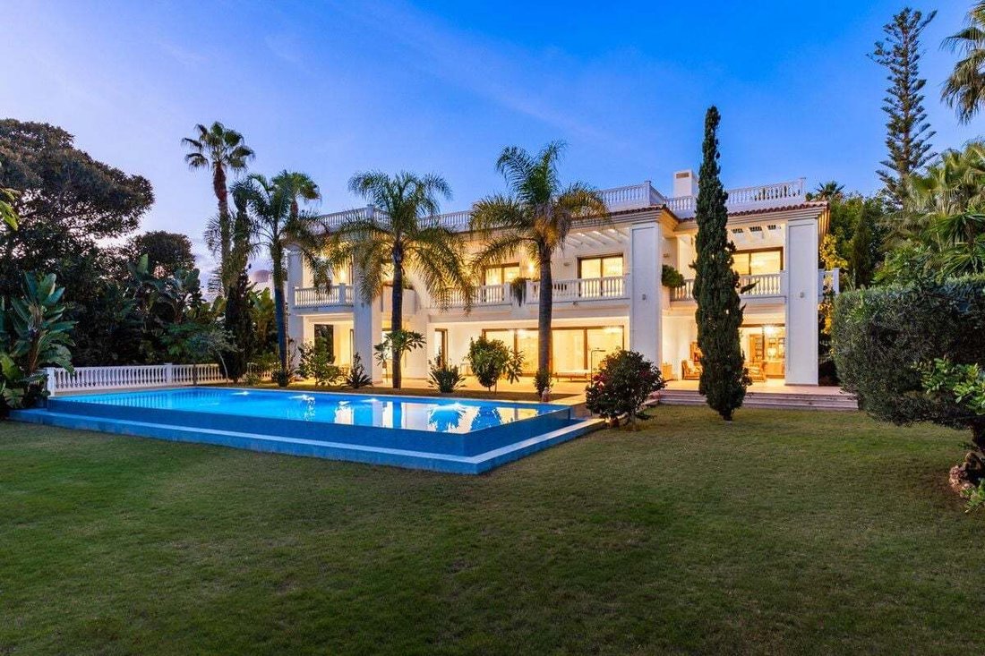 Villa in Estepona, Andalusia, Spain 1 - 18503105