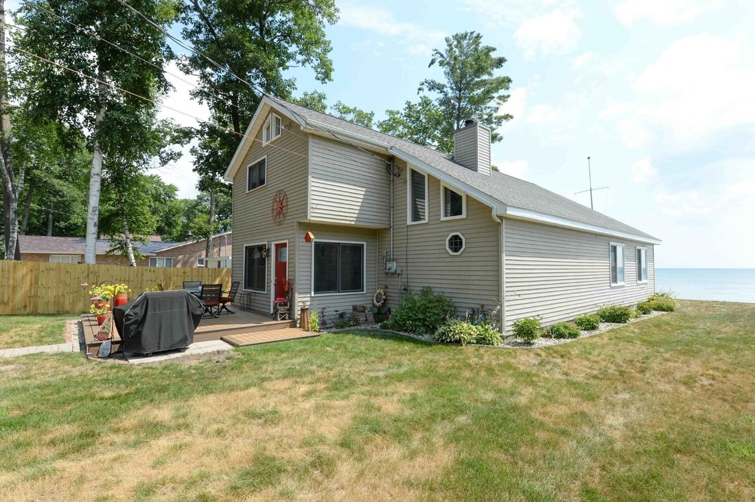 House in Tawas City, Michigan, United States 5 - 18501963