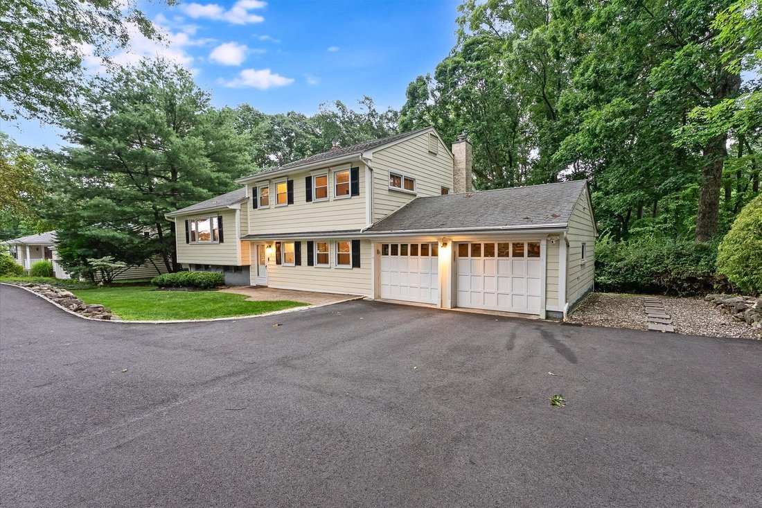 House in Morris Plains, New Jersey, United States 2 - 18498812