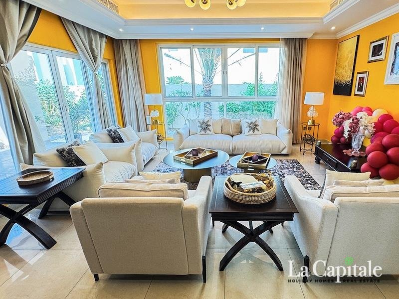 Villa in Al Furjan, Dubai, United Arab Emirates 3 - 18499306