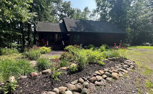House in Stone Lake, Wisconsin, United States 1