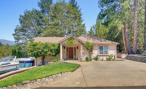 House in Applegate, Oregon, United States 1